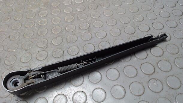 Foto: SCHEIBENWISCHERARM HINTEN eines VW Polo 60 Cup