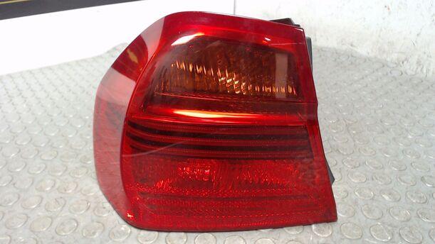 Foto: HECKLEUCHTE / RÜCKLICHT LINKS eines BMW 320i Cup