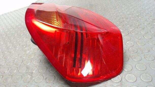 Foto: HECKLEUCHTE / RÜCKLICHT LINKS eines BMW 320i Cup