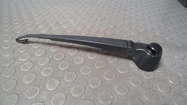 Foto: SCHEIBENWISCHERARM HINTEN eines VW Golf 1.9 TDI Cup
