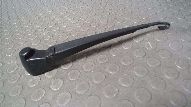 Foto: SCHEIBENWISCHERARM HINTEN eines VW Golf 1.9 TDI Cup
