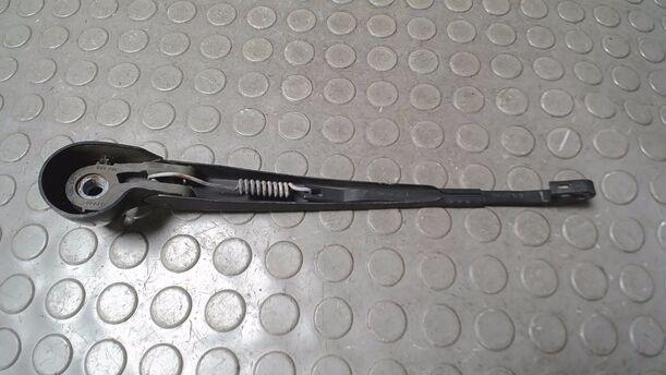 Foto: SCHEIBENWISCHERARM HINTEN eines VW Golf 1.9 TDI Cup