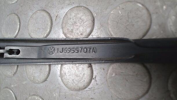 Foto: SCHEIBENWISCHERARM HINTEN eines VW Golf 1.9 TDI Cup