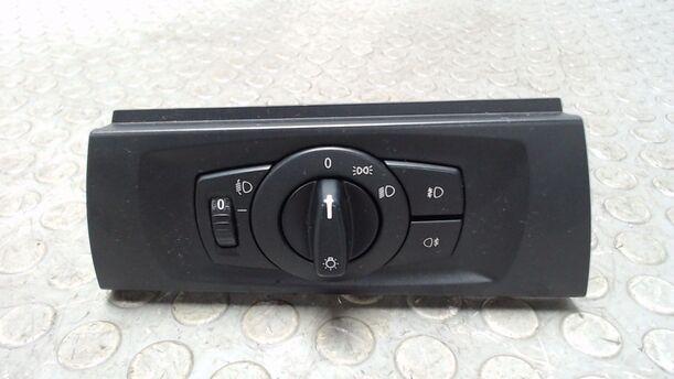 Foto: LICHTSCHALTER eines BMW 320i Cup