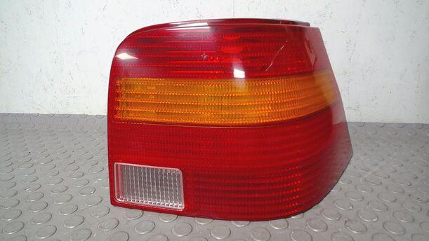Foto: HECKLEUCHTE/ RÜCKLEUCHTE RECHTS ( ORANGE BLINKER ) eines VW Golf 1.9 TDI Cup