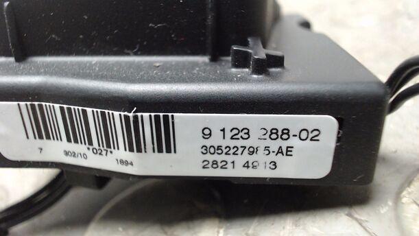 Foto: SIGNALTASTE / SCHALTERTASTE / MULTIFUNKTIONSSCHALTER eines BMW 320i Cup