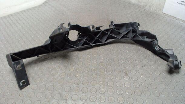 Foto: HALTER SCHEINWERFER LINKS eines BMW 320i Cup