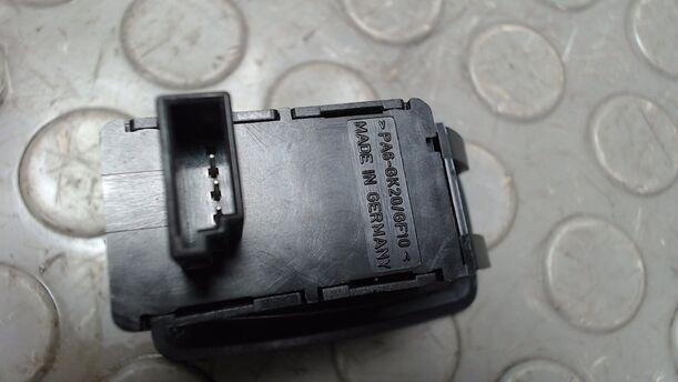 Foto: FENSTERHEBERSCHALTER eines BMW 320i Cup