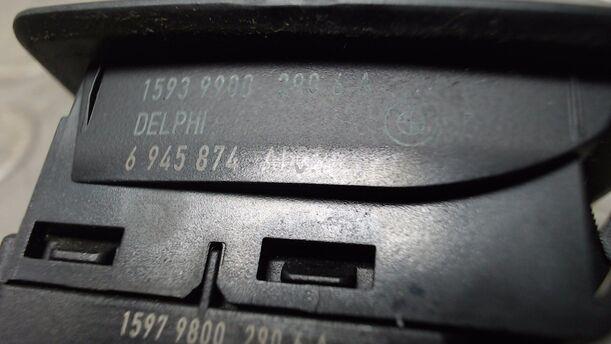 Foto: FENSTERHEBERSCHALTER eines BMW 320i Cup