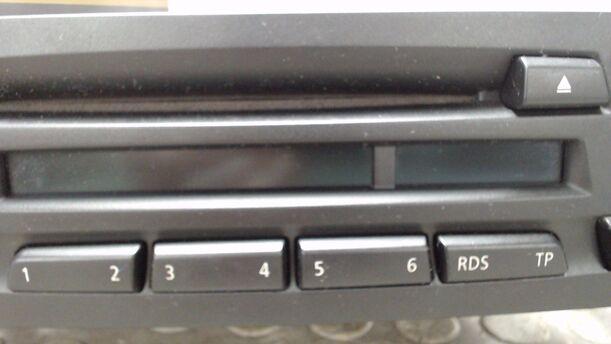 Foto: RADIO ( BUSINESS CD ) eines BMW 320i Cup