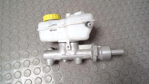 Foto: HAUPTBREMSZYLINDER ( BOSCH 20 ) eines VW Fox 1.2 Cup