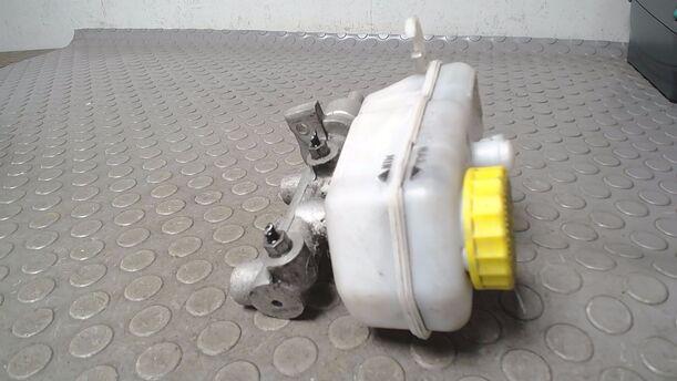 Foto: HAUPTBREMSZYLINDER ( BOSCH 20 ) eines VW Fox 1.2 Cup