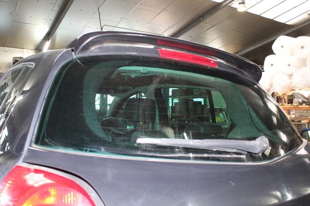 Foto: HECKKLAPPE ( MIT SPOILER ) eines Renault Clio 1.6 16V Cup