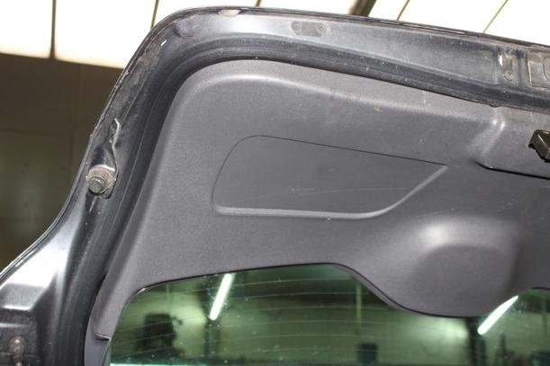 Foto: HECKKLAPPE ( MIT SPOILER ) eines Renault Clio 1.6 16V Cup
