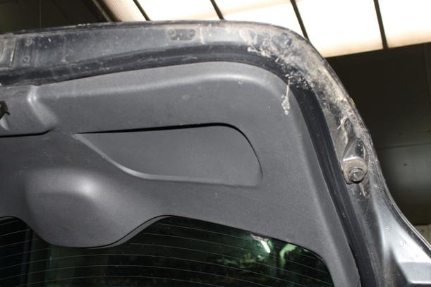Foto: HECKKLAPPE ( MIT SPOILER ) eines Renault Clio 1.6 16V Cup