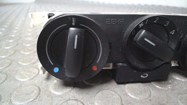 Foto: HEIZUNGSBETÄTIGUNG ( OHNE KLIMAANLAGE ) eines VW Fox 1.2 Cup