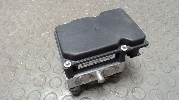 Foto: HAUPTBREMSAGGREGAT ABS eines Renault Clio 1.6 16V