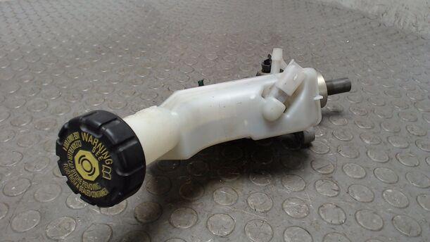 Foto: HAUPTBREMSZYLINDER eines Renault Clio 1.6 16V