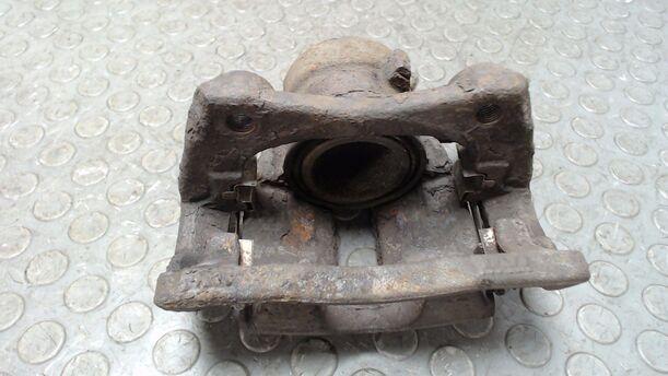 Foto: BREMSSATTEL VORN RECHTS ( TRW ) eines Renault Clio 1.6 16V