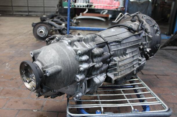 Foto: AUTOMATIK GETRIEBE ( UNGEPRÜFT ) eines Mercedes-Benz ML 280 CDI 4Matic 7G-TRONIC DPF