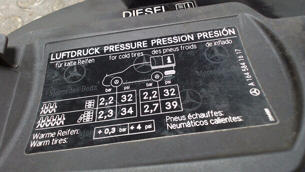 Foto: TANKKLAPPE / TANKDECKEL eines Mercedes-Benz ML 280 CDI 4Matic 7G-TRONIC DPF