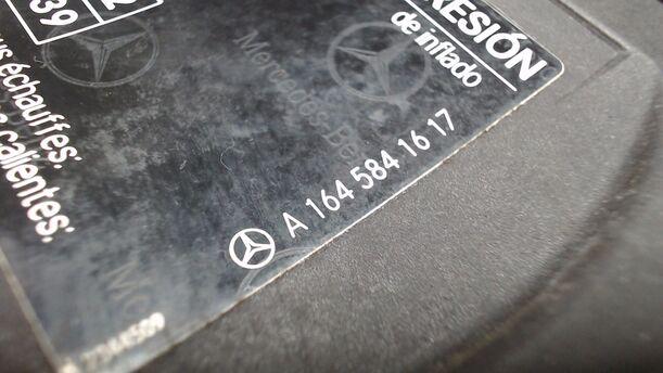 Foto: TANKKLAPPE / TANKDECKEL eines Mercedes-Benz ML 280 CDI 4Matic 7G-TRONIC DPF