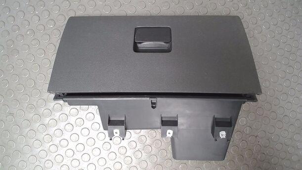 Foto: HANDSCHUHFACH eines VW Fox 1.2
