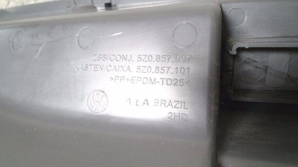 Foto: HANDSCHUHFACH eines VW Fox 1.2