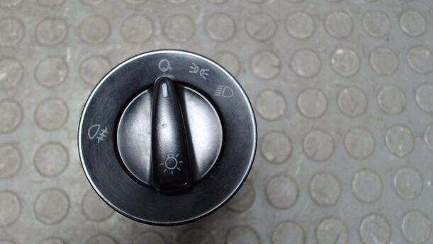 Foto: LICHTSCHALTER eines VW Lupo 1.0