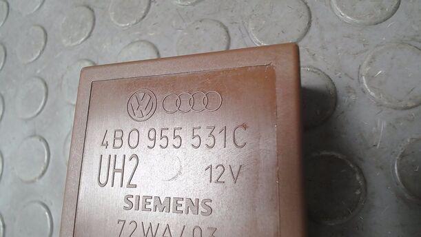 Foto: STEUERGERÄT WISCH WASCH INTERVALLAUTOMATIK eines Audi A4 Avant 2.5 TDI quattro