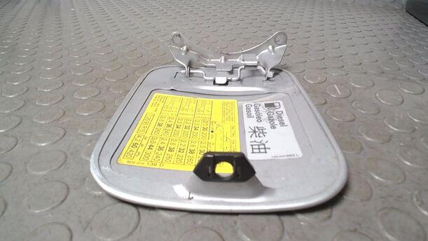 Foto: TANKKLAPPE/ TANKDECKEL ( AVANT ) eines Audi A4 Avant 2.5 TDI quattro