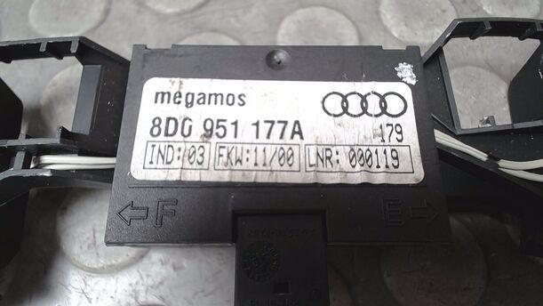 Foto: BEWEGUNGSSENSOR eines Audi A4 Avant 2.5 TDI quattro