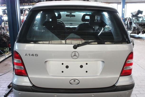 Foto: HECKKLAPPE / HECKDECKEL ( MOPF ) eines Mercedes-Benz A 140