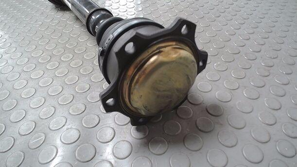Foto: ANTRIEBSWELLE VORN LINKS ( AUTOMATIK ) eines Audi A4 Avant 2.5 TDI quattro