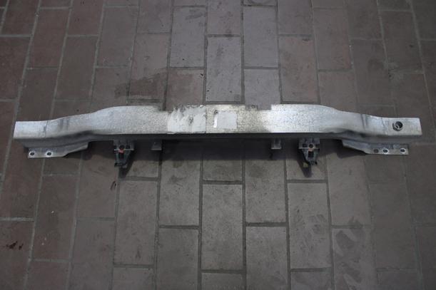 Foto: VERSTÄRKUNG HINTEN eines Opel Astra 1.9 CDTI Caravan DPF