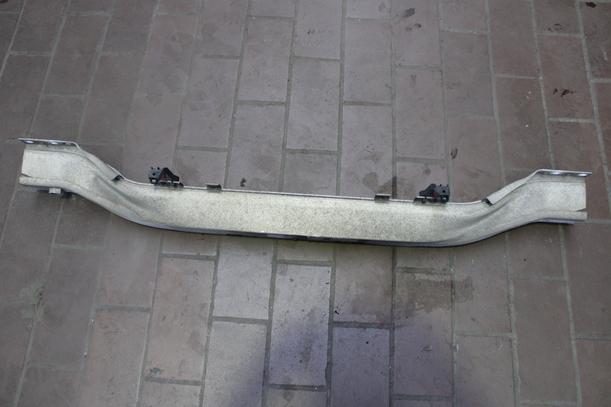 Foto: VERSTÄRKUNG HINTEN eines Opel Astra 1.9 CDTI Caravan DPF