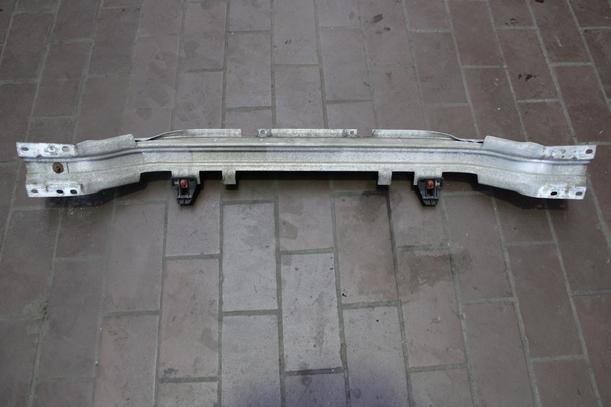 Foto: VERSTÄRKUNG HINTEN eines Opel Astra 1.9 CDTI Caravan DPF