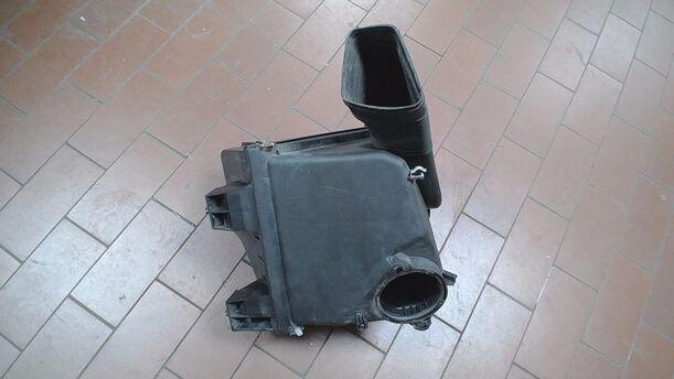 Foto: LUFTFILTERKASTEN AKN eines Audi A4 Avant 2.5 TDI quattro