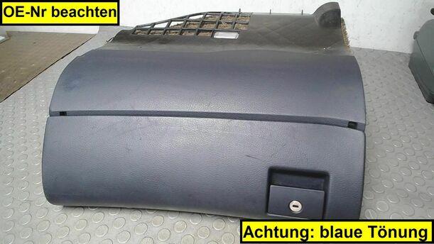 Foto: HANDSCHUHFACH eines Audi A4 Avant 2.5 TDI quattro