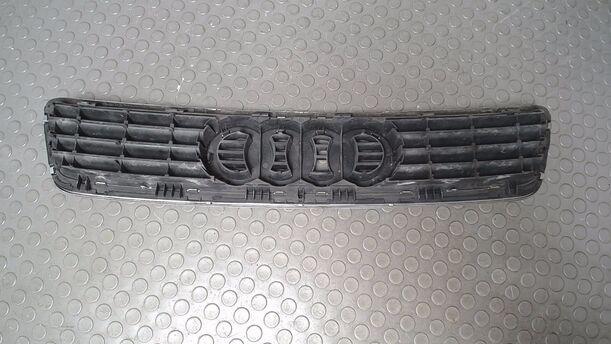 Foto: KÜHLERGRILL eines Audi A4 Avant 2.5 TDI quattro