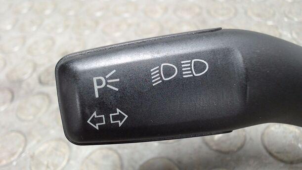 Foto: BLINKSCHALTER / KOMBISCHALTER eines Audi A4 2.0