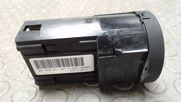 Foto: LICHTSCHALTER eines Audi A4 2.0