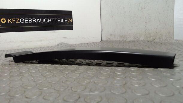 Foto: BLENDE / ABDECKUNG B SÄULE RECHTS eines Audi A4 2.0