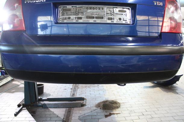 Foto: STOSSFÄNGER/ STOßSTANGE HINTEN ( LIMOUSINE ) eines VW Passat 1.9 TDI