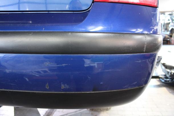 Foto: STOSSFÄNGER/ STOßSTANGE HINTEN ( LIMOUSINE ) eines VW Passat 1.9 TDI