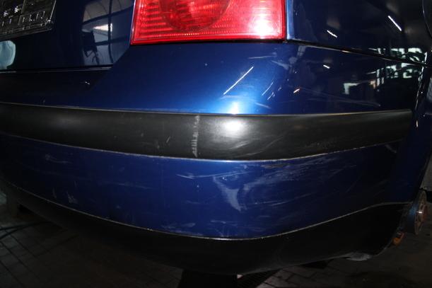 Foto: STOSSFÄNGER/ STOßSTANGE HINTEN ( LIMOUSINE ) eines VW Passat 1.9 TDI