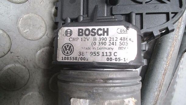 Foto: SCHEIBENWISCHERMOTOR VORN eines VW Passat 1.9 TDI