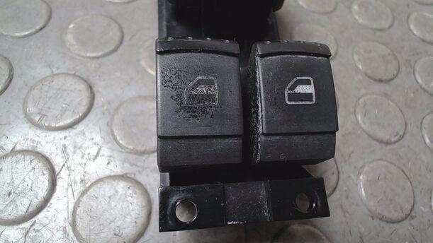 Foto: FENSTERHEBERSCHALTER eines VW Passat 1.9 TDI