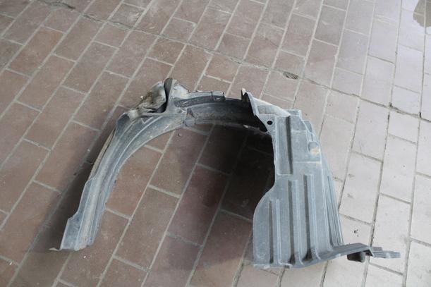 Foto: INNENRADHAUS/ RADHAUSSCHALE LINKS eines Nissan Micra 1.2