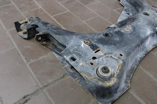 Foto: VORDERACHSE /ACHSTRÄGER VORN eines Nissan Micra 1.2